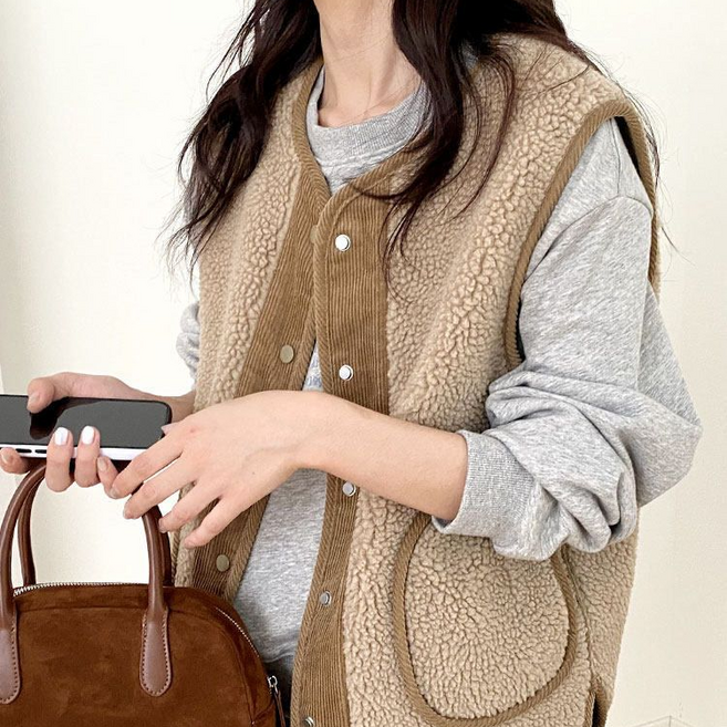 Skyciky 여성 겨울 후리스조끼 코듀로이 루즈핏 베이지 레트로 두꺼운 따뜻한 베스트 MF1641