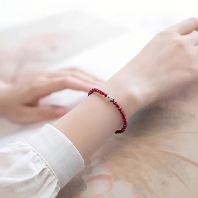 행운을 불러오는 붉은빛 천연 원석 팔찌 4mm