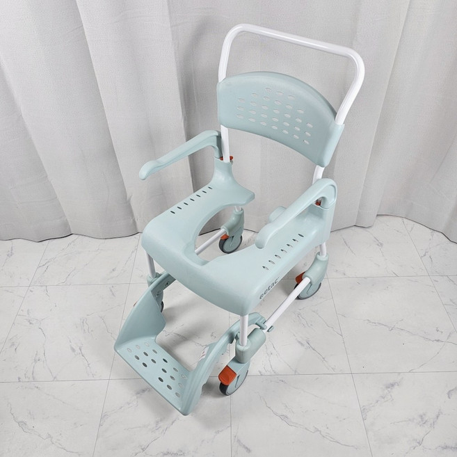 샤워용 휠체어 바퀴 목욕의자 Clean49 노인 환자 화장실 변기의자 변기안전손잡이 겸용 어르신 요양병원 바퀴달린 환자용 목욕카 장기요양 복지용구 실버용품, 노인장기요양등급 구입(본인부담금 6%)