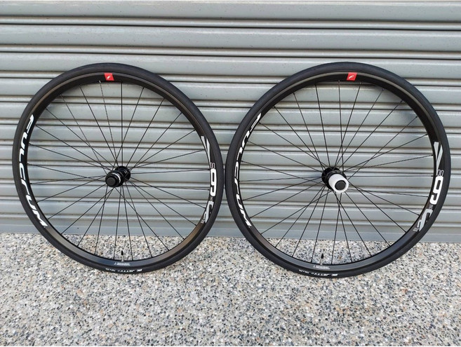 Fulcrum Racing 600 DB 碟煞輪組, 1個, 無內外胎