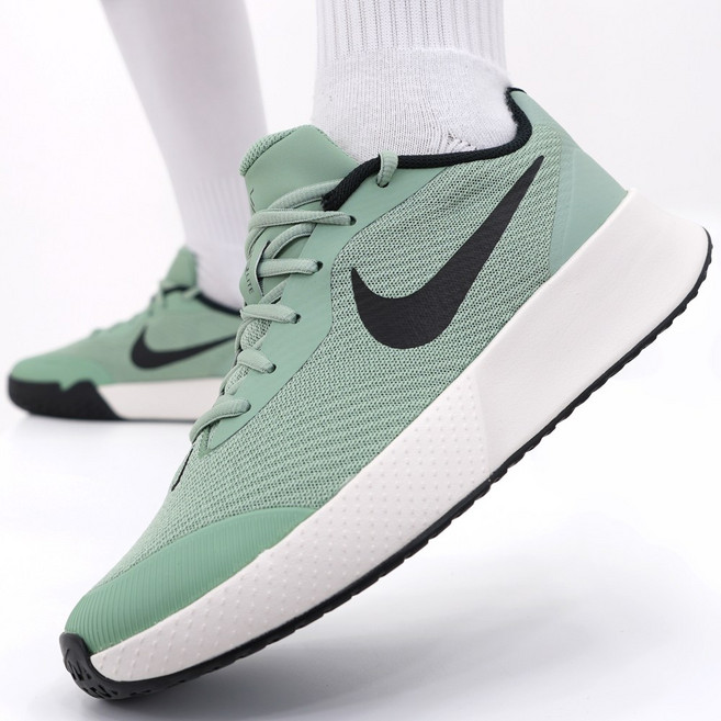 나이키 남성 하드코트용 테니스화 메쉬 소재 코트화 통기성 좋은 테니스 신발 발편한 쿠셔닝 운동화 내구성 좋은 트레이닝화 운동 스포츠 입문 훈련화