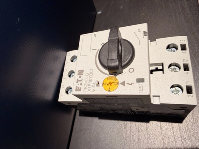 EATON PKZMO-10 XTPR010BC1 馬達斷路器 10A, 1個