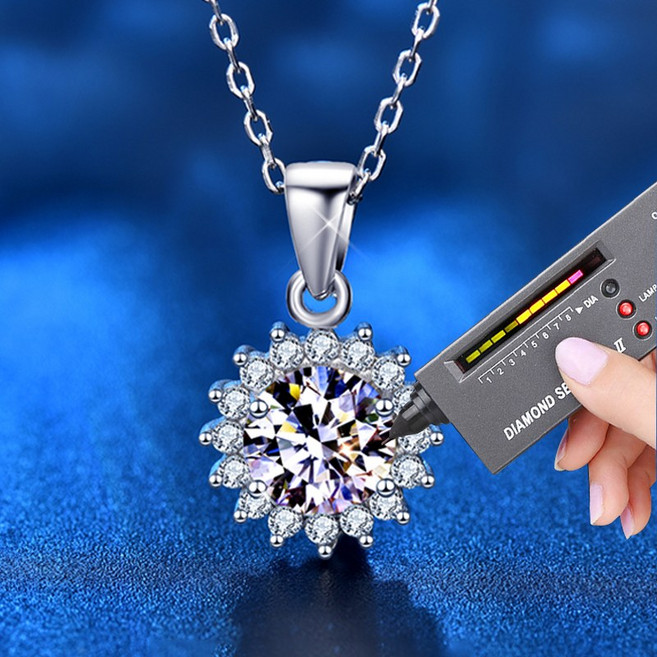 Meetist 여성 18K 썬플라워 모잠비크 1캐럿 목걸이