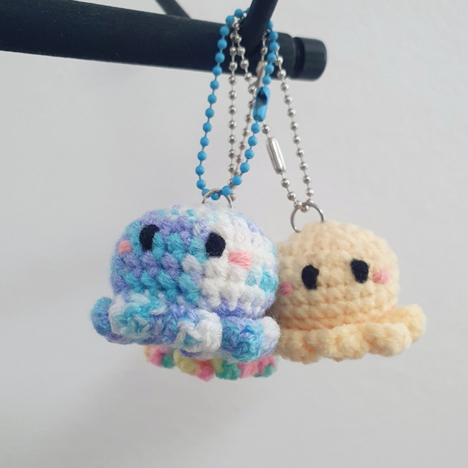 손뜨개 문어 인형 핸드메이드 키링 뜨개키링 미니 열쇠고리 차키 가방꾸미기 우정템 커플템
