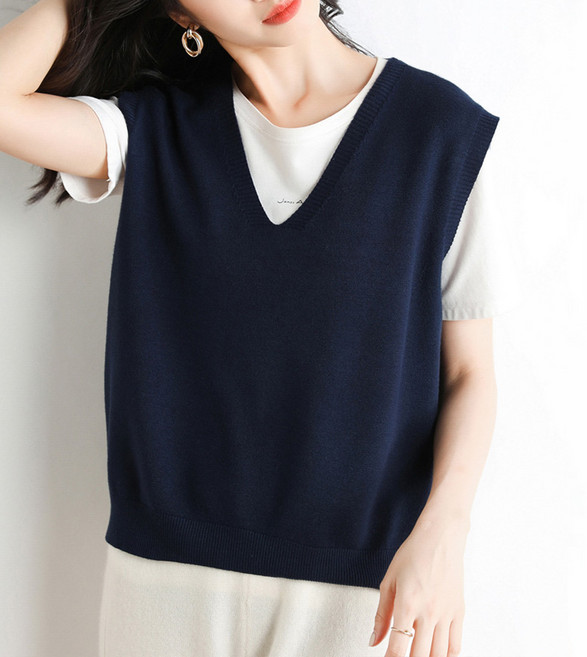 봄 여름 가을 겨울 사계절 데일리 심플 무지 단색 여성 브이넥 오버핏 니트 조끼 베스트 뷔스티에 추천 데일리잇템브이넥니트조끼