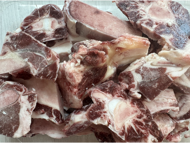 (한마음 미트)국내산 최상급 한우 꼬리곰탕 몸보신용 꼬리+반골 2KG (냉동), 1개