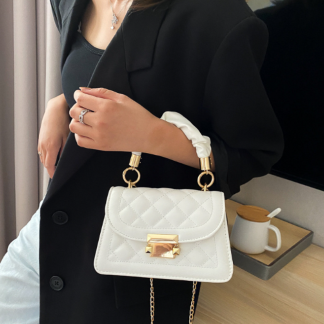 동이홈 심플하면서도 세련된 디자인 여성핸드백