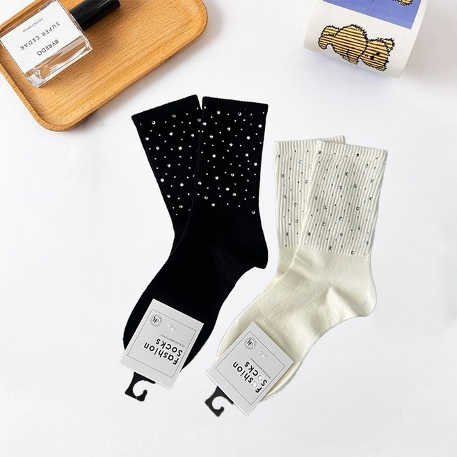 귀여운 예쁜 여성 중목 양말 반짝반짝 밤하늘 작은별 규빅 긴 양말 2결레 세트