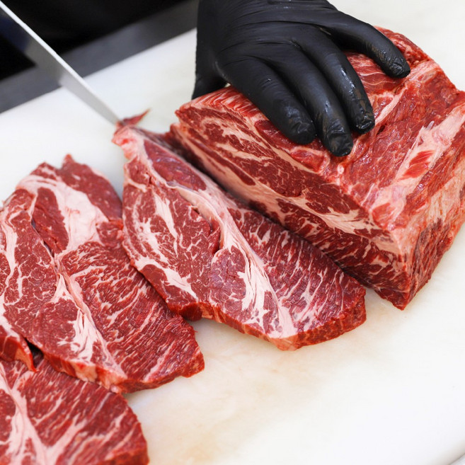 미국산 블랙앵거스 등심 스테이크 탑초이스 등급 풍부한 육즙과 깊은 풍미, 2개, 500g