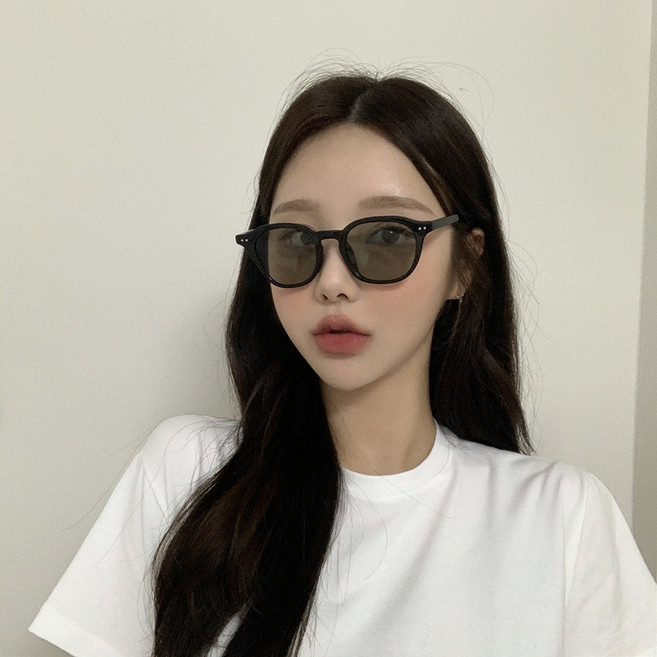 바나나2 여성남성 유니섹스 컬러 팡팡 틴트 뿔테 선글라스