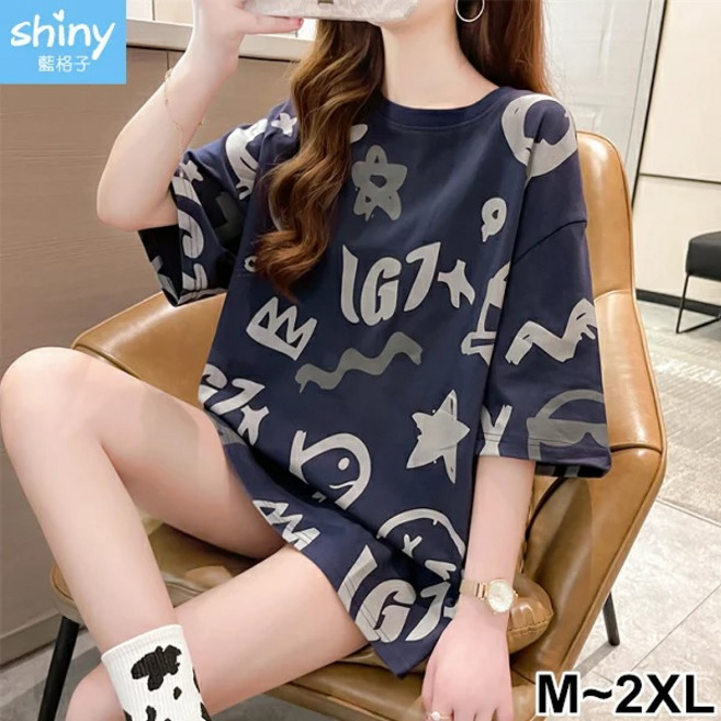 shiny藍格子 盛夏氣息 滿版圖案圓領寬鬆短袖上衣 M-2XL