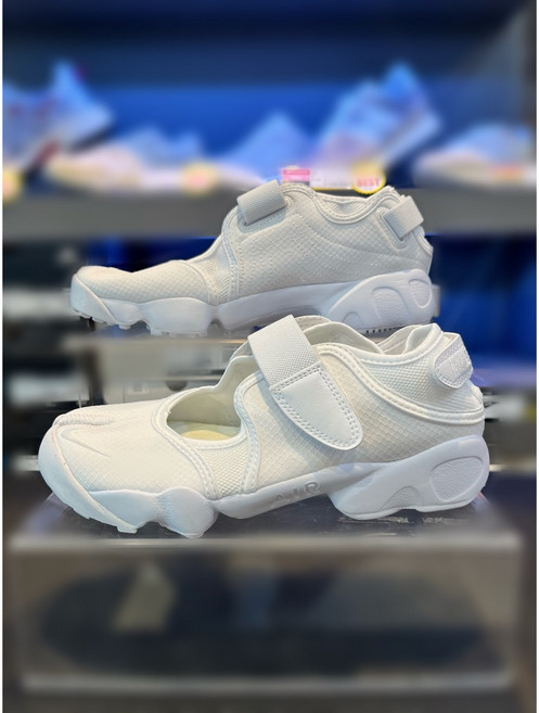 나이키 에어리프트 여자 여성 우먼스 브리드 화이트 블랙 dn1338 240 족발 타비 슈즈 여름 샌들 운동화 국내배송 정품