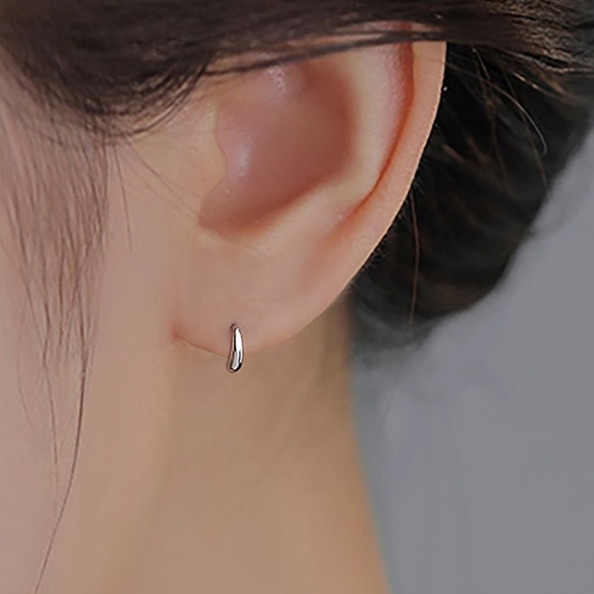 S999 미니 물방울 실버 귀걸이 1+1 데일리 심플 은침