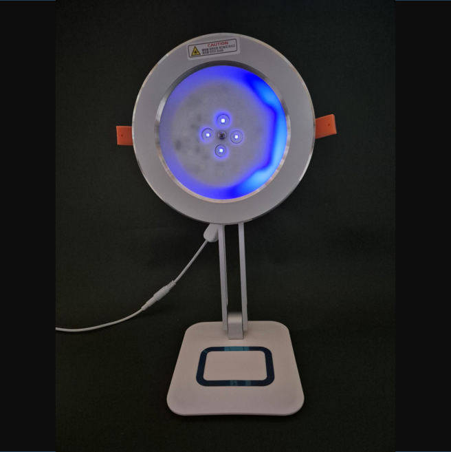 피부 멜라닌색소와 비타민D 생성을 한번에 Dual UVB 자외선 LED 램프 피부조사기, White/Gold, VUP-400TR