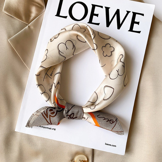 아리야 여성 봄스카프 사각 실크 쁘띠 미니 목 예쁜 스카프 간절기 가을 머플러