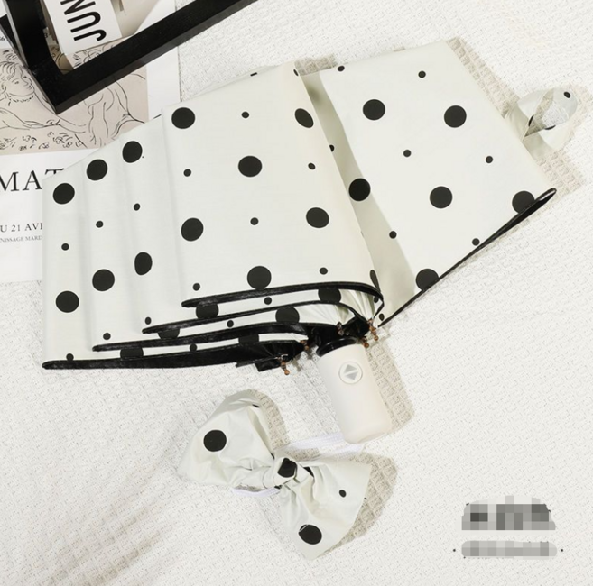 심플 우아한 수동 반자동 3단 튼튼한 접이식 우양산 겸용 남녀공용 자외선차단 암막 장마철대비 도트무늬 블랙 화이트