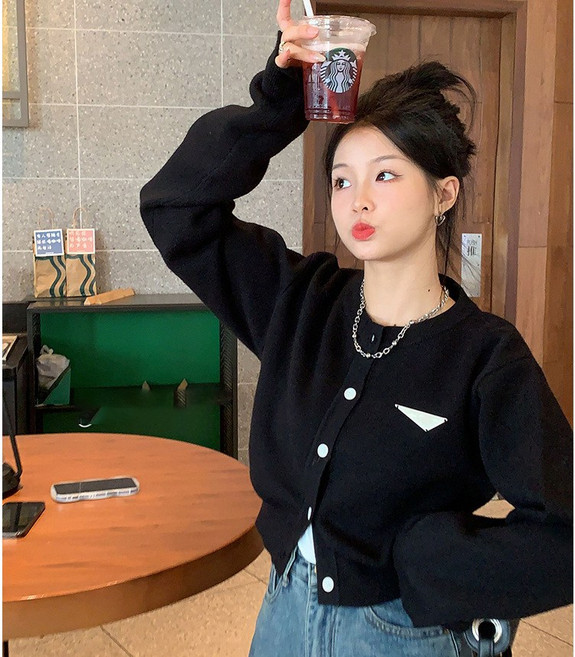 히또리 T5078 트라이앵글 삼각 패치 라운드넥 크롭 가디건