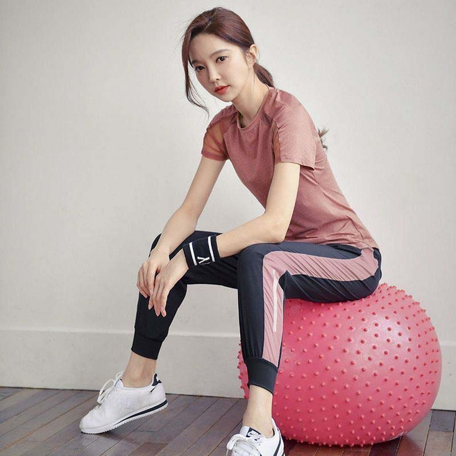 AOKADA 여성 런닝복 조깅복 트레이닝복 요가복 헬스복 운동복 기능성 반팔 + 조거팬츠 2종 상하의 세트