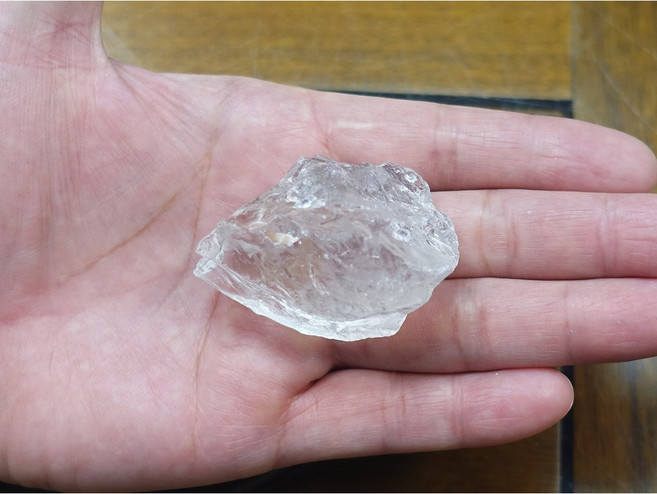 KP-礦產 非洲坦桑尼亞矽鈹石 骨幹水晶原礦, 1個, 71.44g