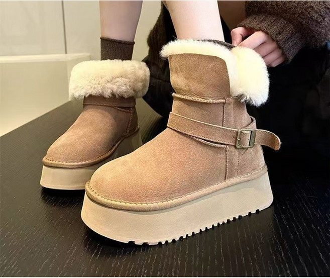 新款加絨厚底雪地靴女，冬季保暖防滑皮毛一體百搭棉鞋