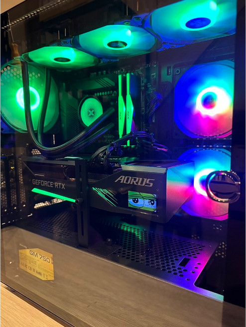 世全數位科技 福利機 I7 11代 RTX 3070TI 遊戲電腦, 1個