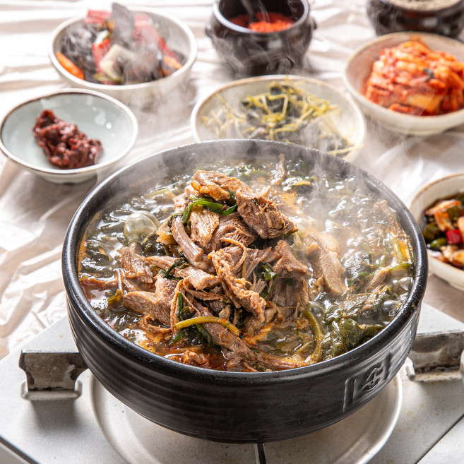 제철밥상 30년전통 흑마늘 황칠염소탕, 5개, 700g