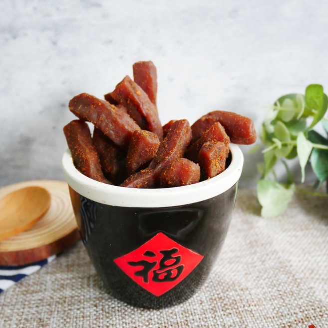 台灣製造 非基改/基改 大溪豆干 (沙茶、滷肉、黑胡椒、麻辣、黃金辣條、香辣、蒜茸口味), 1個, 基改 黃金辣干條(素) 300g
