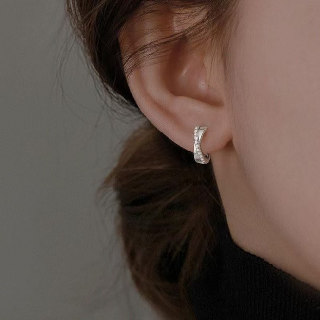 다예코 실버925 크로스라인 은귀걸이 미니큐빅