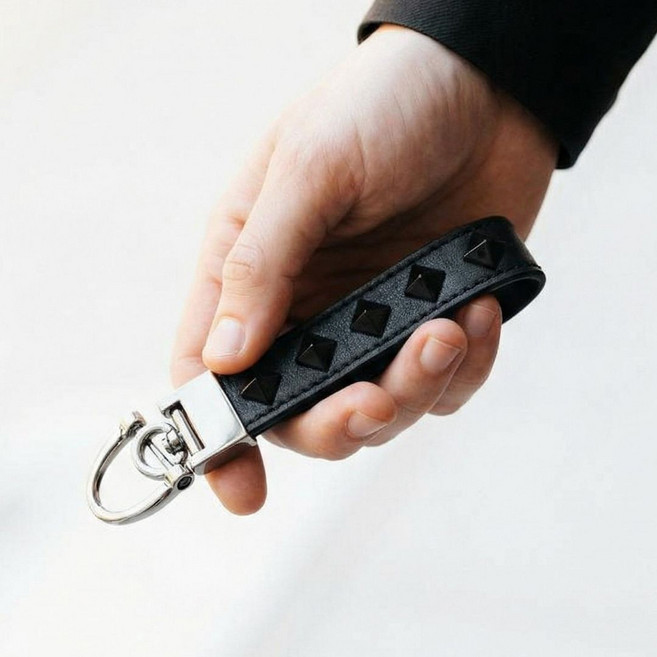 자동차 키링 가방 키홀더 스터드 여자 남자 가죽 열쇠고리 선물포장, 블랙, 1개