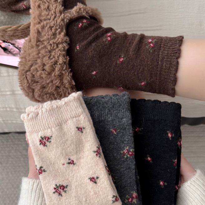 Banjiwu 여성 양말 울 빈티지 스트라이프 배색 겨울 양말 중목 양말 장목 양말 중목 양말 수면 양말 세트 클래식 도톰한 보온 운동 무압박 면 양말 4족 세트