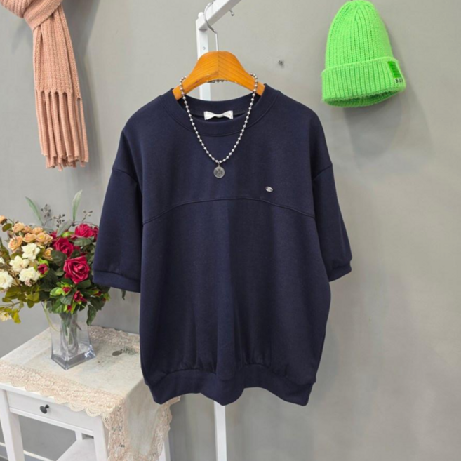 펜던트 절개 오버핏 반팔맨투맨