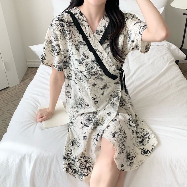 오르미 반팔 가운 스판 여성 러블리 샤워 가벼운 로프 잠옷 여행 골프 여신 시원한