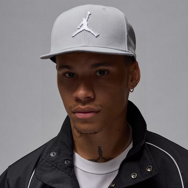 나이키 남자 스냅백 조던 점프맨 어저스터블 프로 캡 (065), L/XL (60호), 라이트 스모크 그레이 (065)