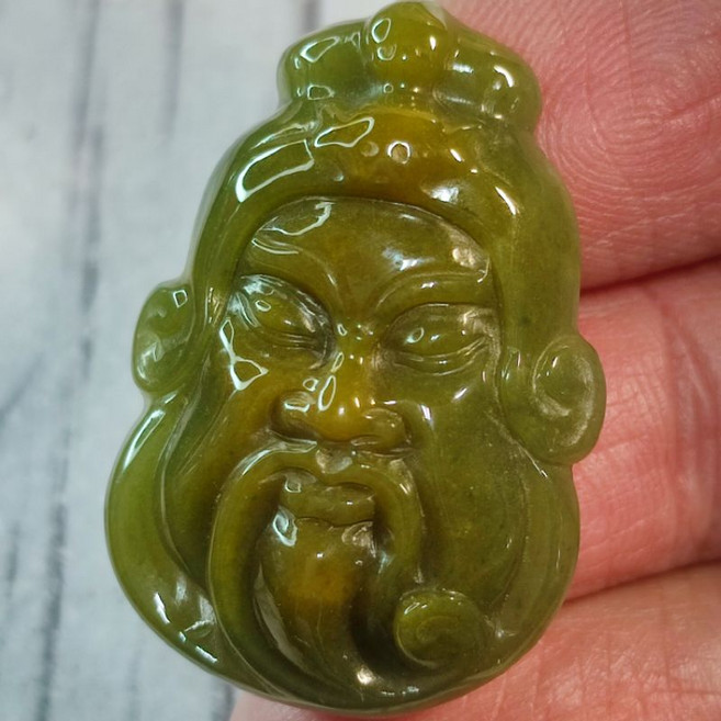 92jade 遇見善緣 A貨黃翡精雕關公/伽藍菩薩佛首墜飾, 1個, 黃翡
