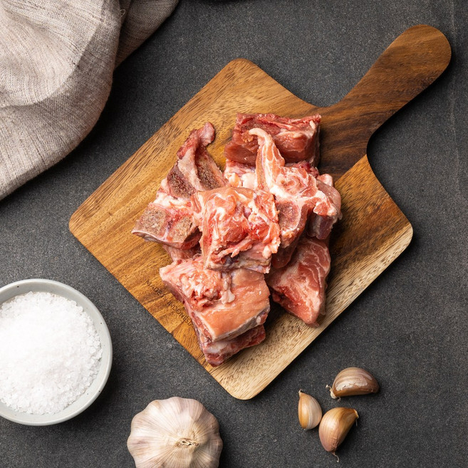 지리산 흑돼지 등뼈, 1개, 15kg