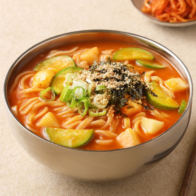 푸딩프렙 강릉식 얼큰 장칼국수 400g 특제 소스로 풍부하고 진한 국물, 1개