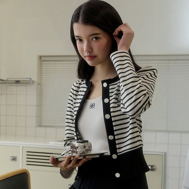 에고이스트 BLUE LABEL 하트자수 스트라이프 크롭 가디건 ER2OCG54T 2942290