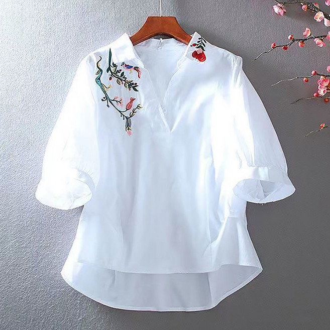 ROYALBELLE 여성 브이넥 자수 7부소매 루즈핏 플레어 밑단 베이직 셔츠 K0031030