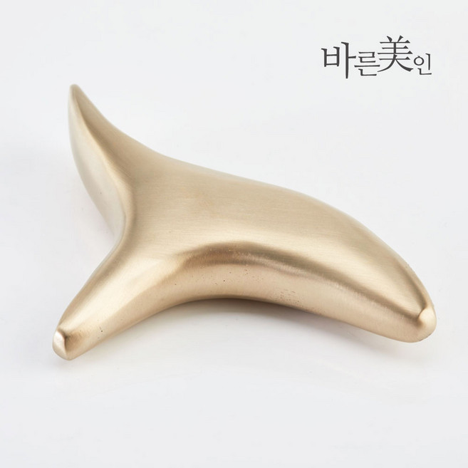 뿔괄사 유기 방짜 괄사 방자 얼굴 마사지 바디 지압 경락 기구 승모근 어깨 페이스용 몸 손 발 림프 혈자리 마사지기 멀티 제품 마사지샵 샵용 업소용 여성 남성 선물용 추천 기본형, 프리미엄 고급형 뿔괄사, 1개