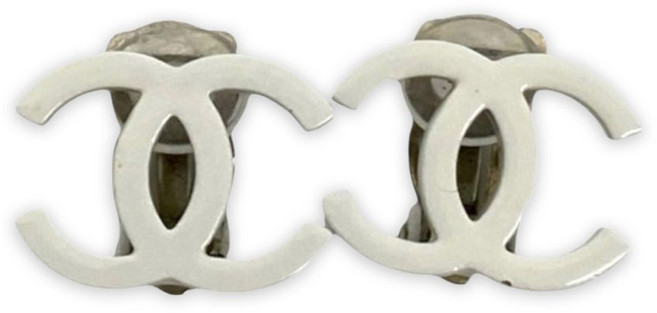 샤넬 중고 2004 CC 실버 도금 광택 클립온 코스튬 이어링