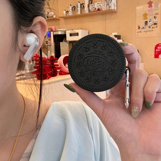 삼성 버즈4 / buds4 PRO 재미있고 특이한 블랙오레 실리콘 케이스 카라비너 청소키트 증정, 1개, 0, 버즈4 / 버즈4 프로