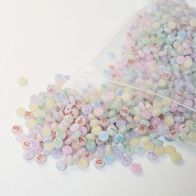 리빙릿 DIY 알파벳 이니셜 비즈 1000개 세트 라운드형 공예재료, 1세트, 파스텔컬러