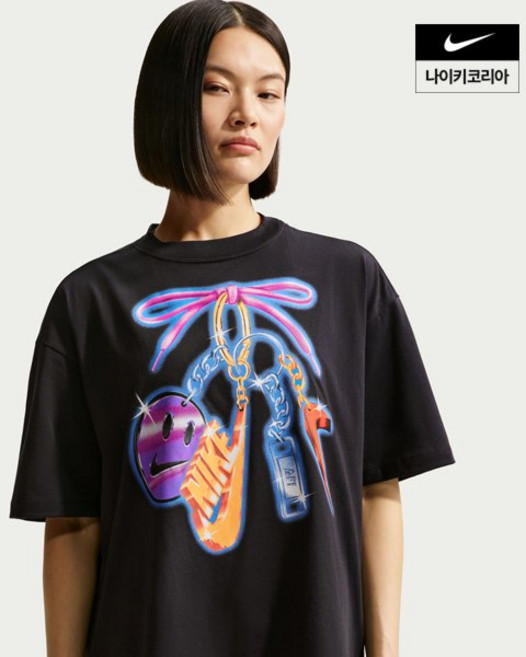 [국내매장판] 나이키 여성 스포츠웨어 클래식 오버사이즈 티셔츠 IR7849-010 257398