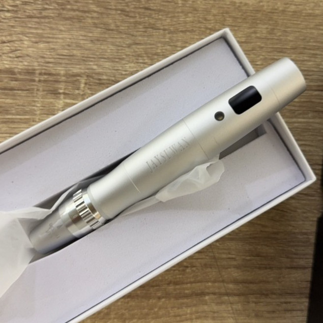 Jaysuwän 微晶導入儀 附2顆圓晶頭