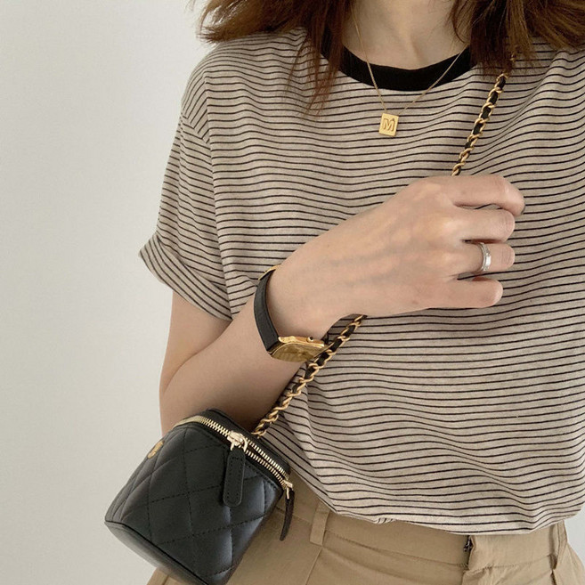 2022 년 여름 새로운면 스트라이프 티셔츠 짧은 소매 그물 레드 코트 크루 넥 바닥 셔츠 조커