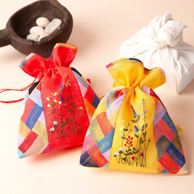 고급 모시 전통 조각보 꽃자수 선물포장 설날 추석 명절 세뱃돈 복주머니 (중), 연보라색