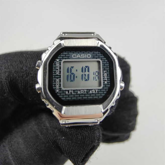 3위 - [Casio] 카시오 50주년 기념 반지 시계 금속 방수 세계 시간 LED CRW-001-1JR
