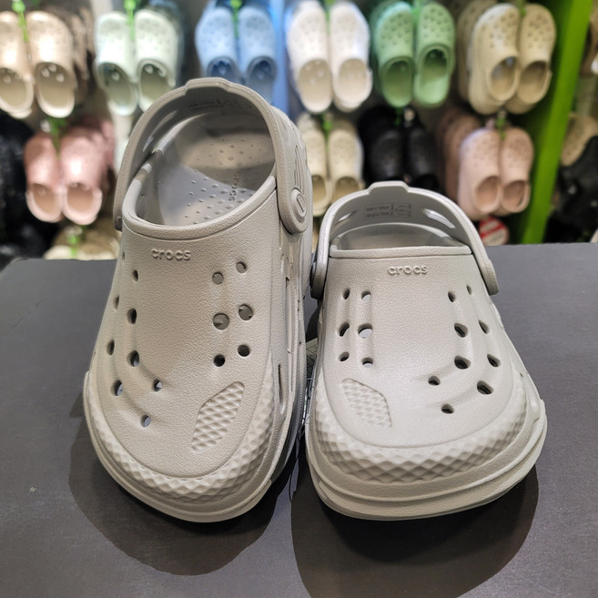 크록스 [2001아울렛중계점] 에코의 장점을 담은 오프 그리드 클로그 키즈 ~