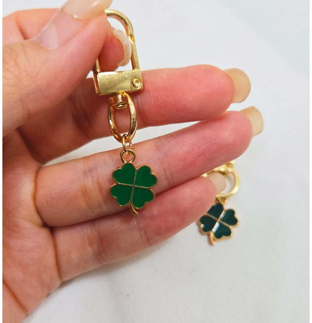 네잎클로버 행운 우정 핸드폰 스마트폰 에어팟 책가방 핸드백 미니 키링 열쇠고리, 2개, 골드