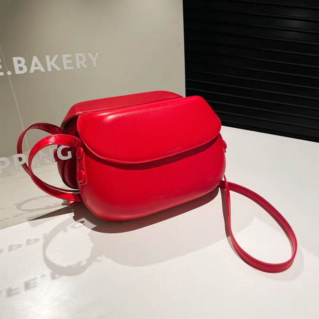 미니크로스백 여성 휴대폰을 보관할 수 있습니다